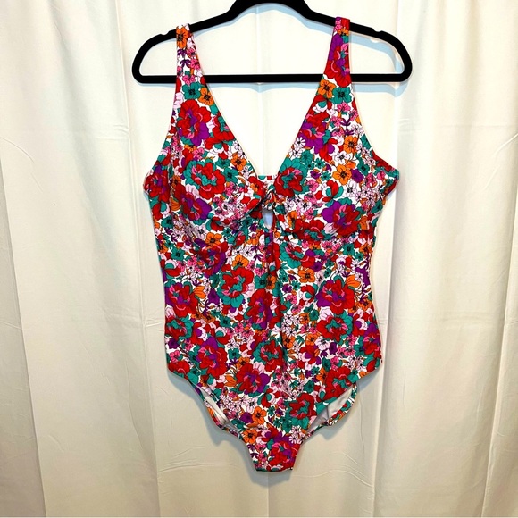 Raisins Curve Trendy Plus Size Muna Floral One-Piece Swimsuit 22W - Picture 2 of 11